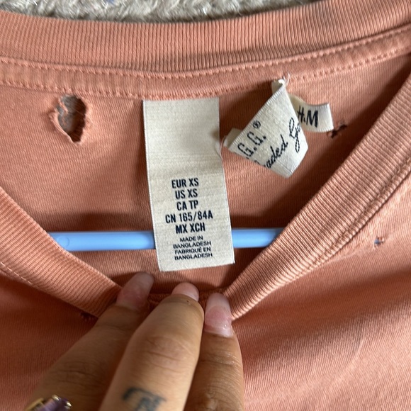 H&M Orange Hawaii distressed, cropped short, sleeved shirt - Picture 2 of 8